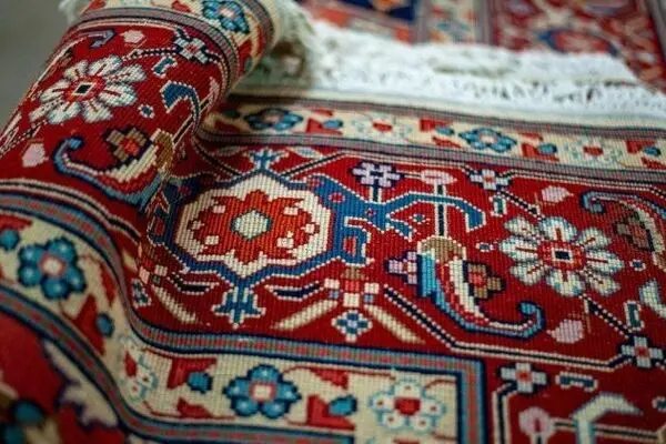 چرا فرش دستباف پاخورده ارزش بیشتری دارد؟