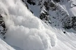  هشدار فدراسیون کوهنوردی: از مناطق مستعد ریزش بهمن اجتناب کنید 