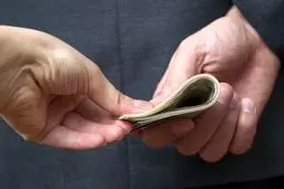 فیلم: رسیدن یک شبه قیمت ارز به 15 هزار تومان به نفع اقتصاد کشور نیست