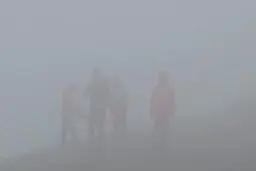 تداوم وضعیت بد آب و هوا در محل سقوط بالگرد رییس جمهور