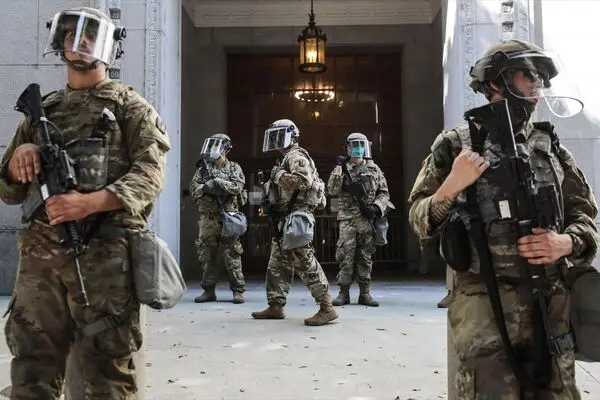 فیلم: ایست بازرسی گارد ملی در واشنگتن 