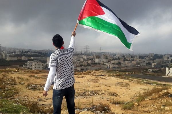 آیا فلسطینی‌ها زمین‌های خود را به صهیونیست‌ها فروختند؟