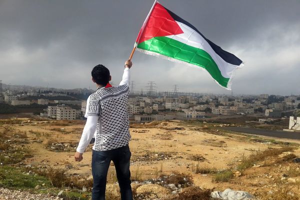 آیا فلسطینی‌ها زمین‌های خود را به صهیونیست‌ها فروختند؟