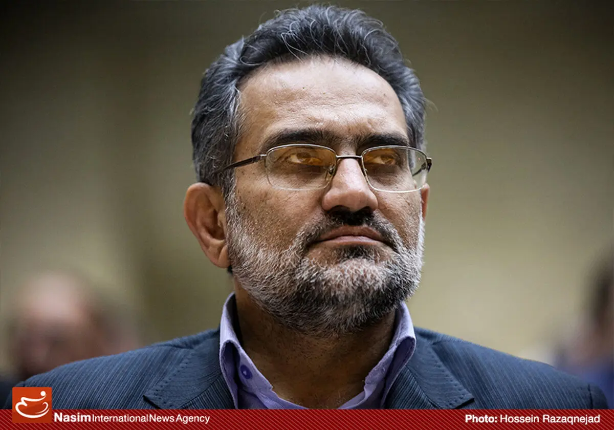 استراتژی روحانی در مناظره دوم "لبخند"، "سکوت" و "گذشته‌هراسی" بود