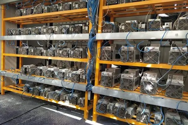 ایران چهارمین استخراج‌کننده رمزارز جهان؛ کشف ۱۰۴ مزرعه غیرمجاز در تهران