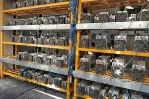 کاهش 10 درصد استخراج بیت کوین جهانی با قطعی اینترنت در ایران