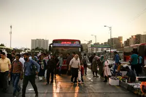 شانه‌های تهران، جای پای ایران
