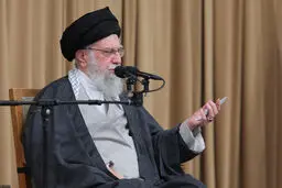 حل مشکلات اقتصادی و تأمین کالاهای اساسی، اولویت اصلی دولت است