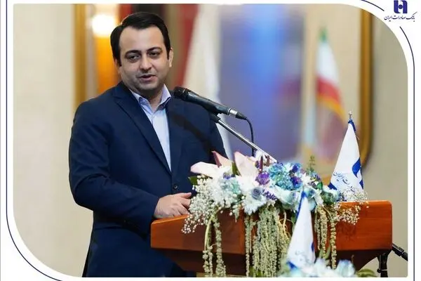 راهبرد بانک صادرات ایران خروج از بنگاه‌داری و تمرکز بر فعالیت‌های مولد و شفاف است