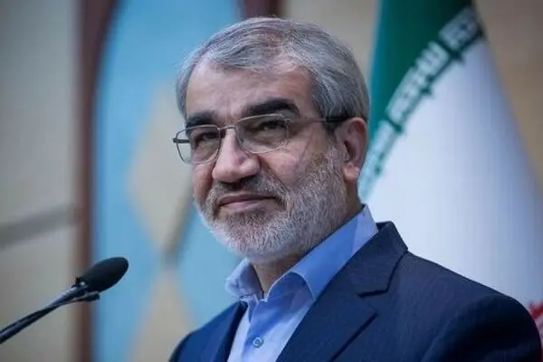 کدخدایی به تماشای فیلم‌های منصور و مصلحت نشست