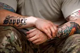 خالکوبی عامل معافیت از سربازی نیست