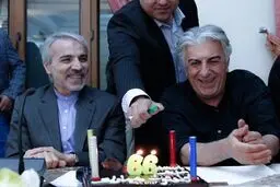 چرا هنرمندان باید از پرداخت مالیات معاف باشند؟