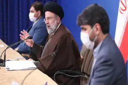پهن کردن سفره‌ی رفاهیات برای همه کارکنان دولت