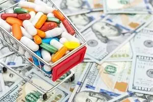 وزیر بهداشت: حذف ارز ترجیحی دارو در دستور کار دولت نیست