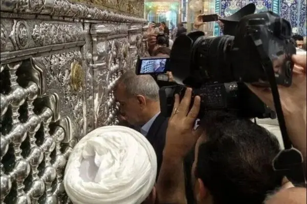 رئیس جمهور به قم سفر کرد