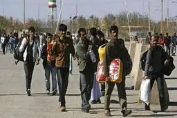 کارت آمایش مهاجران، پیش به سوی طالبان