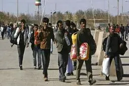 کارت آمایش مهاجران، پیش به سوی طالبان