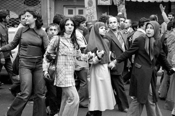 سه جنبش موازی و یک انقلاب اسلامی