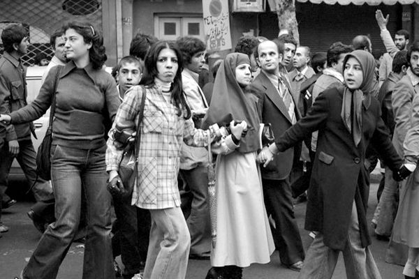 سه جنبش موازی و یک انقلاب اسلامی