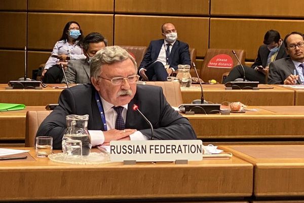 اولیانوف: روسیه فعالانه تلاش می‌کند وضع پیرامون برنامه هسته‌ای ایران بهبود یابد
