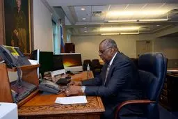 اولین تماس خارجی وزیر دفاع آمریکا با دبیرکل ناتو