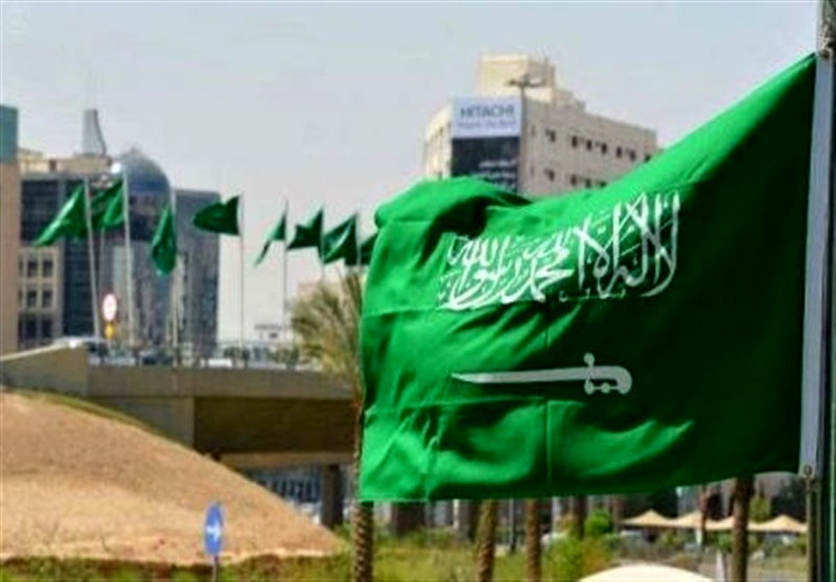  جنجال پیشنهاد حذف نماد شمشیر از پرچم عربستان 