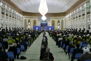 فیلم: اجرای سرود به زبان آذری نوجوانان تبریزی پیش از سخنان رهبر انقلاب
