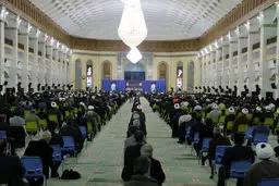 فیلم: اجرای سرود به زبان آذری نوجوانان تبریزی پیش از سخنان رهبر انقلاب
