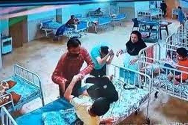 برکناری دو نفر از مسئولان بهزیستی بوشهر بدلیل معلول‌آزاری