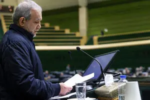 نامه پزشکیان به مجلس؛ دولت آماده اصلاح بودجه به نفع معیشت و حقوق‌ها