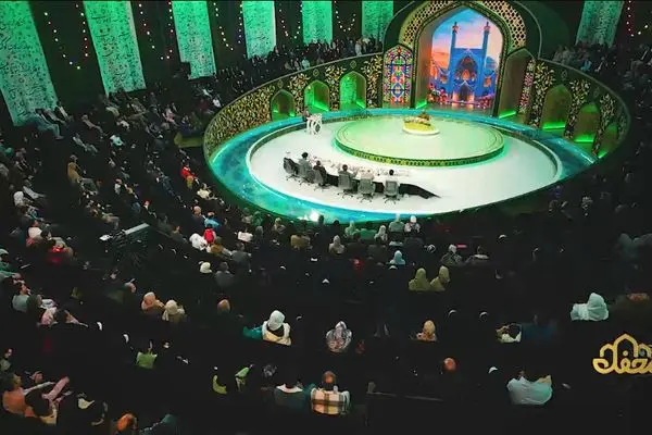 پخش برنامه «محفل» همزمان با دهه ولایت از شبکه سه سیما