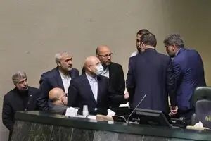 جنجال در مورد مسمومیت دانش آموزان در مجلس