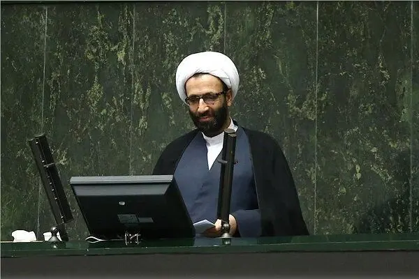 مجلس جای بیان شعارهای سیاسی دولتمردان نیست