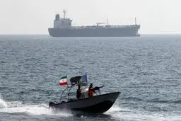 توقیف نفتکش خارجی توسط نیروی دریایی سپاه