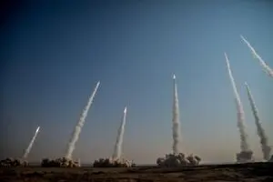 
فیلم: لحظه عملیات پهپادهای انتحاری سپاه
