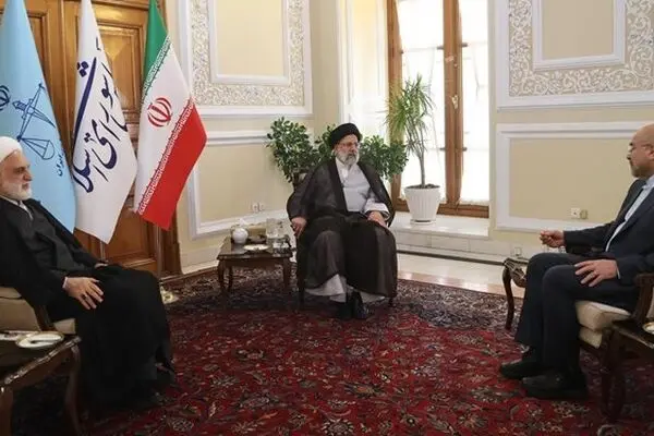 تأکید سران قوا بر تدوین قانون جامع برای حجاب