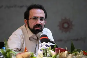 زنجیر ابتذال فرم بر پای محتوای انقلابی