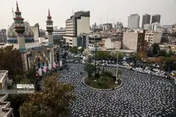هزاران کفن نمادین در میدان فلسطین تهران