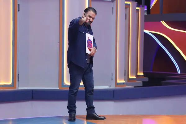 «شصتادیا» با استادی می‌آید