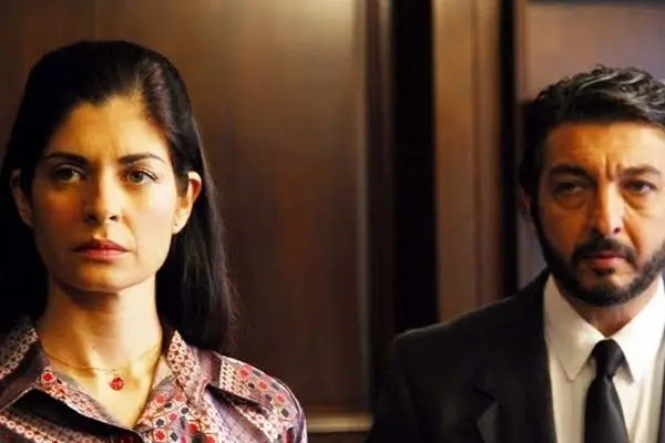 پخش فیلم سینمایی «راز چشم هایش» از شبکه نمایش