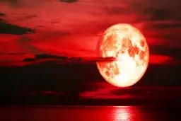 ماه گرفتگی کلی خونین در شهریور ۱۴۰۴؛ زمان و نحوه رصد در ایران