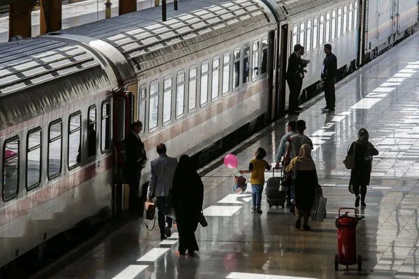 آغاز فروش بلیت قطارهای مسافری با افزایش قیمت
