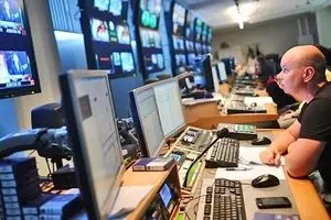 رسانه همه‌کاره نیست