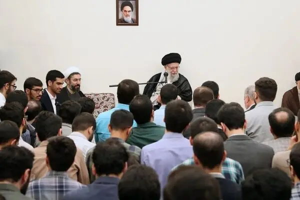 رهبر انقلاب: به جوان‌ها خیلی اعتقاد و امید دارم