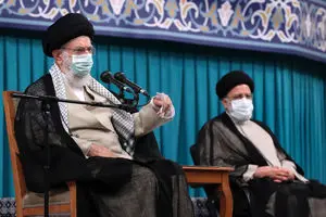 مردم یعنی همه مردم؛ بدون امتیازهای طبقاتی و گروهی