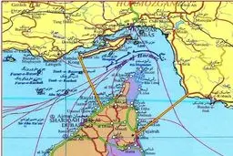 عبور ۳۲ کشتی از تنگه هرمز با مجوز سپاه