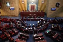 ورود عجیب مجمع تشخیص به مشکلات معیشتی