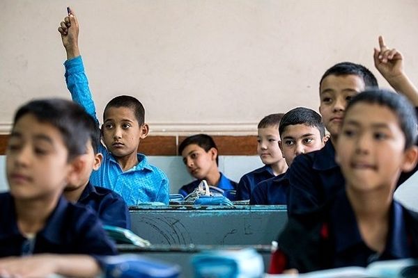ضعف مدیریت در ثبت‌نام دانش آموزان افغانستانی