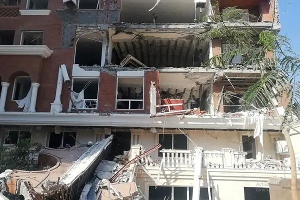 انفجار در مجتمع مسکونی بندرعباس؛ یک کشته و ۱۴ مصدوم