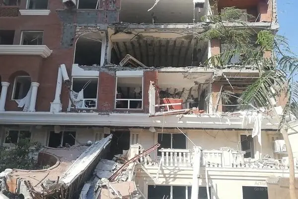 انفجار در مجتمع مسکونی بندرعباس؛ یک کشته و ۱۴ مصدوم